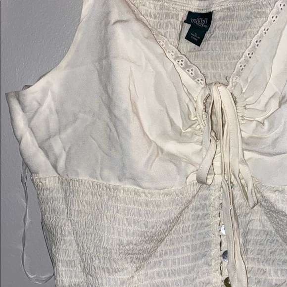 Super cute crop tank - Picture 2 of 5